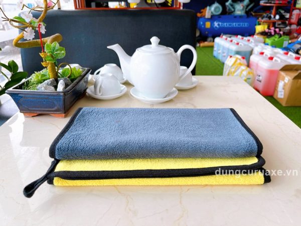 Được làm từ sợi tổng hợp microfiber