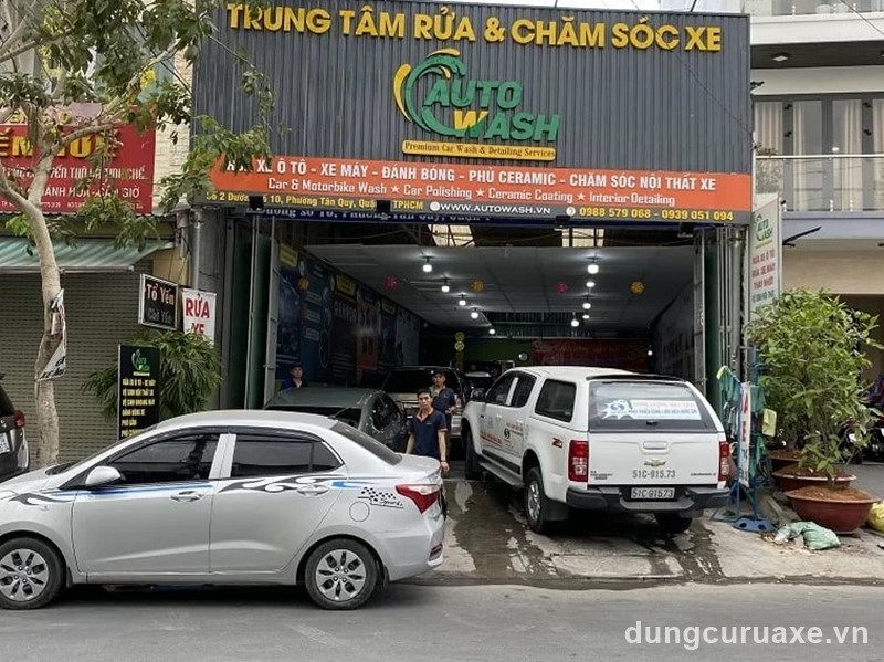 Trang trí thêm cây xanh và các cây cảnh để không gian được thoáng đãng