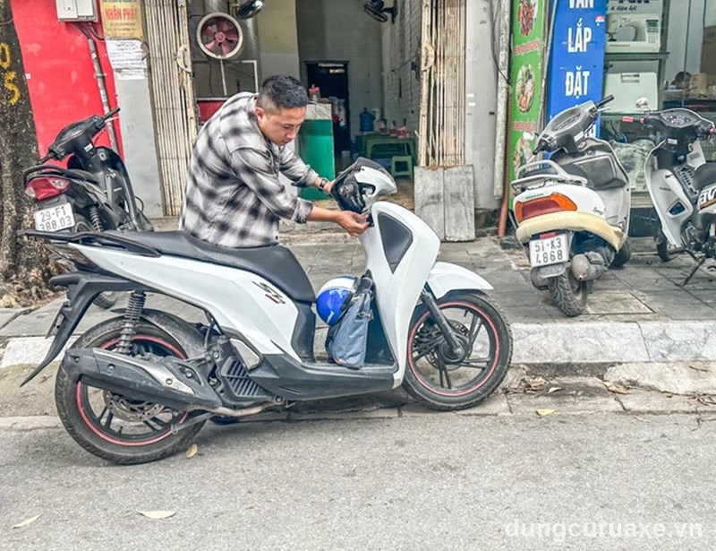 Giải mã nguyên khoá ô tô, xe máy bất ngờ bị " phá sóng" 