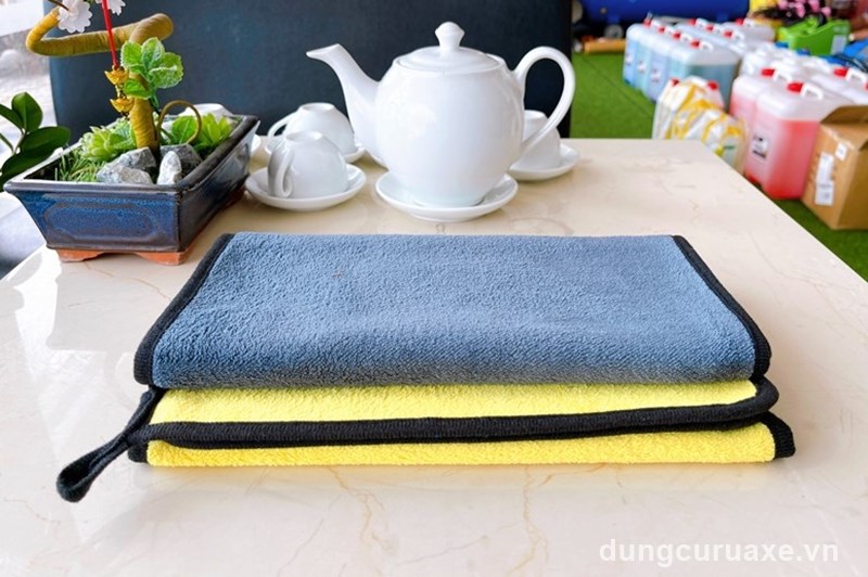 Khăn lau xe chuyên dụng 2 lớp 30x60cm