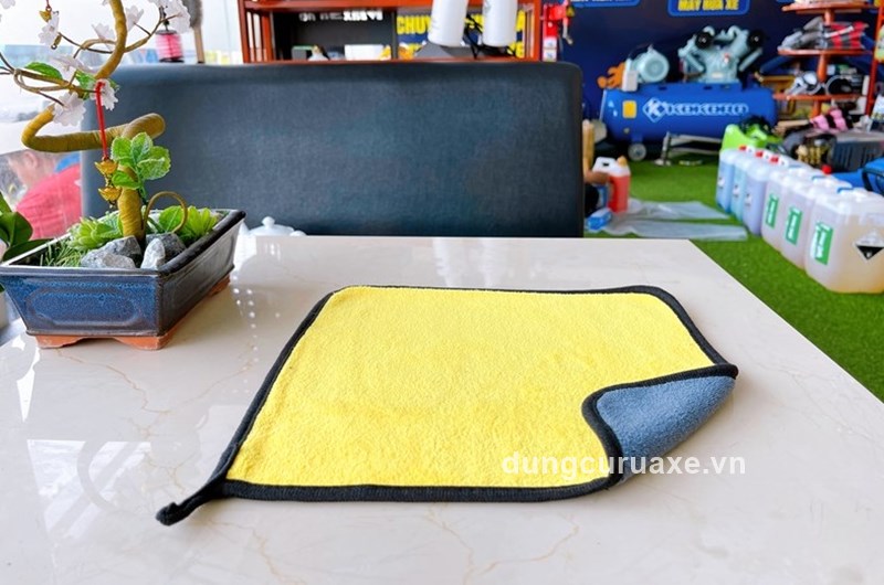 Khăn lau xe chuyên dụng 2 lớp 30x30cm