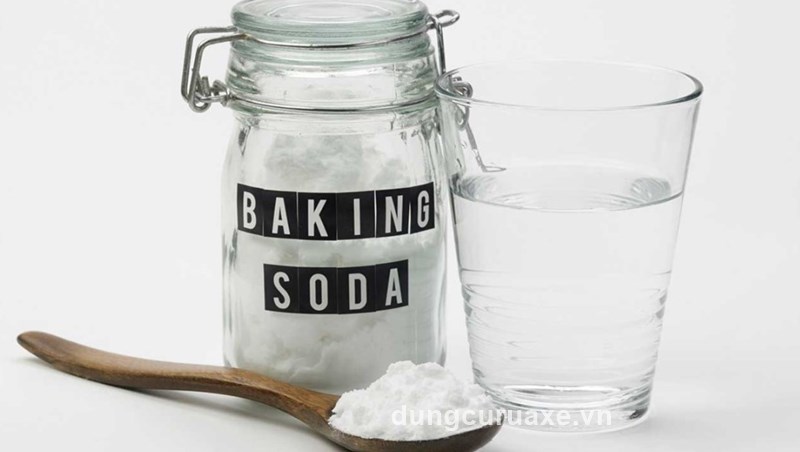 Sử dụng baking soda và nước 