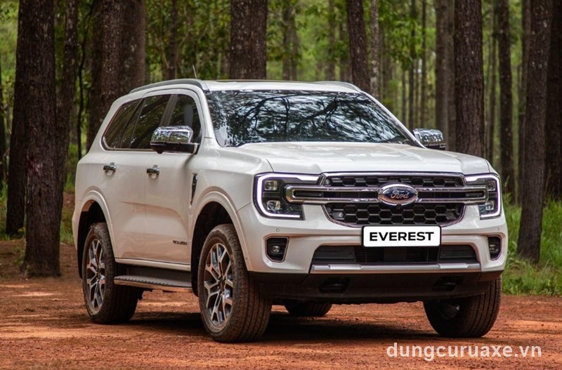 Ford Everest 2020 được thêm nhiều lớp cách âm ở sàn xe