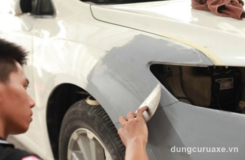 Sơn dặm và xử lý vết xước sau khi phát hiện