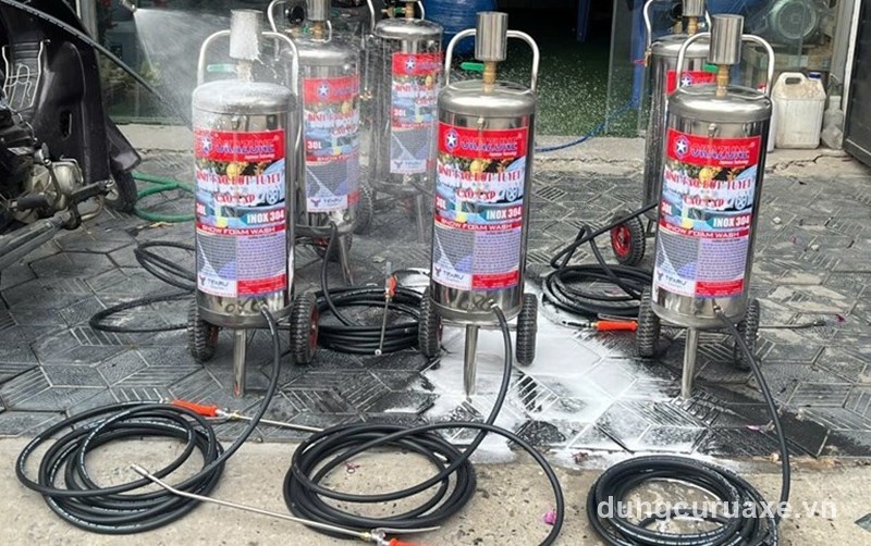 Bọt phun ra yếu thất thường