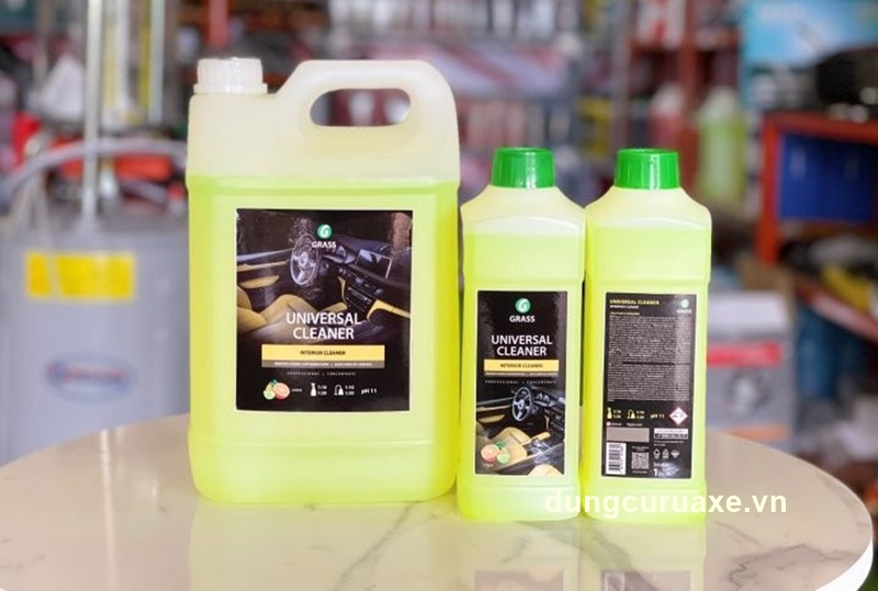 Chuẩn bị đầy đủ dụng cụ, dung dịch trước khi vệ sinh