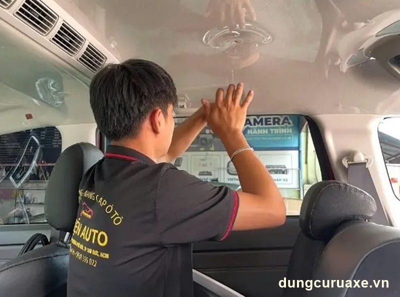 Đảm bảo lớp bọc ôm sát bề mặt