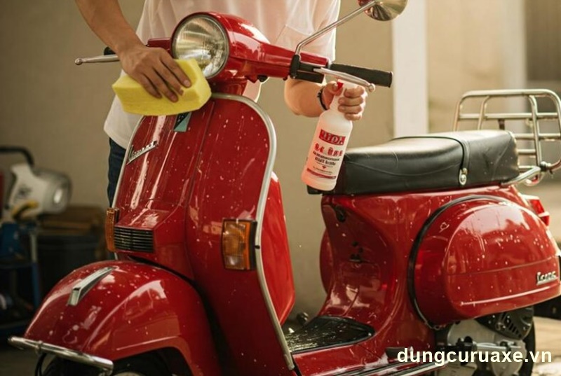 Rửa xe điện có sao không? Có rửa được không?