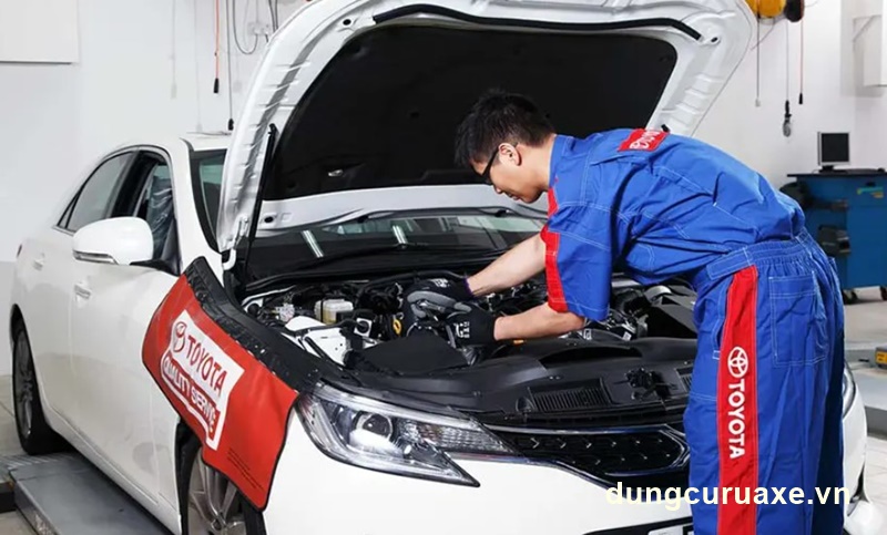 Sửa chữa thay thế động cơ và hộp số 