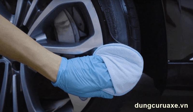 Thị trường có rất nhiều loại dung dịch đánh bóng lốp chất lượng 