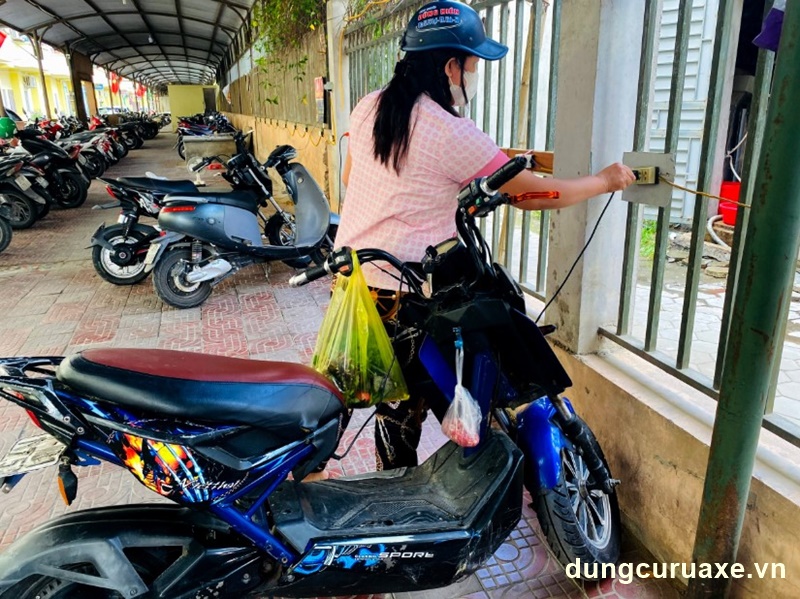 Sử dụng ổ cắm và nguồn điện ổn định 
