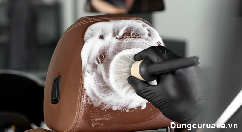 Cần lưu ý một số điều khi vệ sinh ghế nỉ ô tô tại nhà