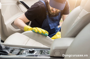 Cách vệ sinh ghế nỉ ô tô tại nhà đơn giản