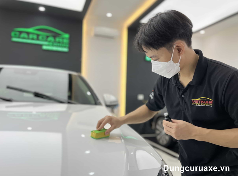 Phủ ceramic hoặc phủ bóng định kỳ 