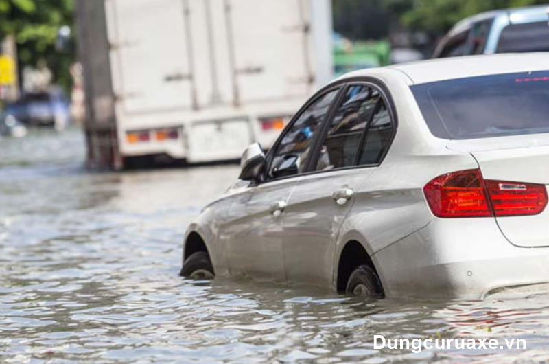 Xe bị ngập nước hoặc đi qua vùng ngập