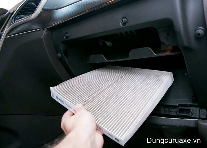 Có nhiều cách để xử lý mùi điều hoà ô tô 