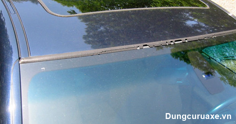 Làm rò rỉ nước 