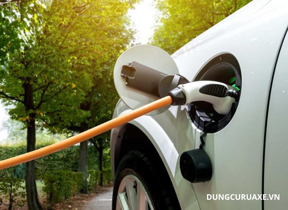 Tránh để xe dưới ánh nắng trực tiếp trong thời gian dài