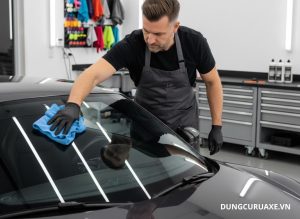 Mẹo Làm Sạch Kính Ô Tô Không Bị Vệt – Dễ Thực Hiện