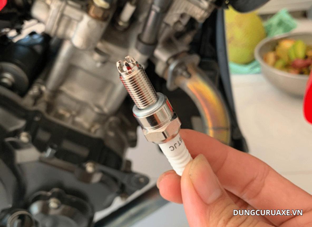 Cách Vệ Sinh Bugi Xe Máy: Hướng Dẫn Chi Tiết