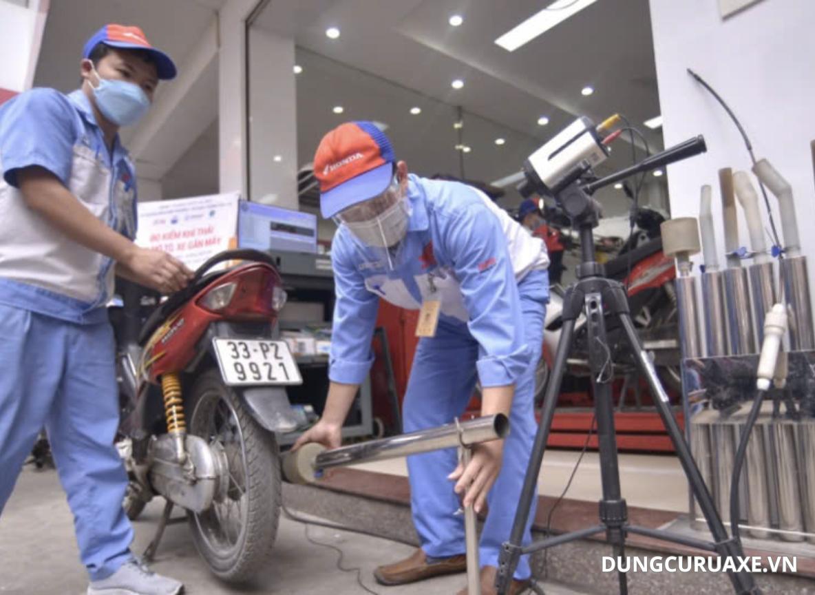 Kiểm định khói thải xe máy giảm độ ô nhiễm không khí môi trường