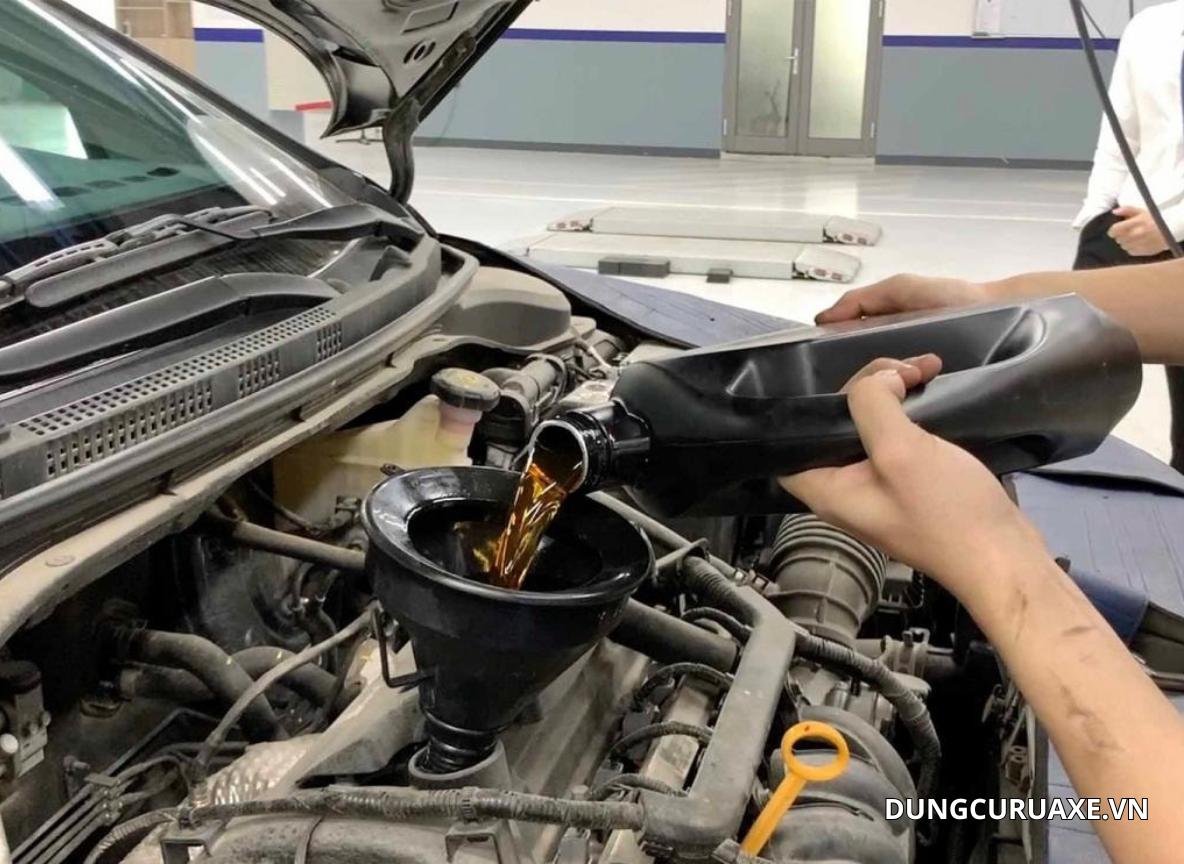 Thay dầu hộp số đúng chu kỳ và Sử dụng đúng loại dầu theo khuyến cáo để động cơ xe hoạt động trơn tru