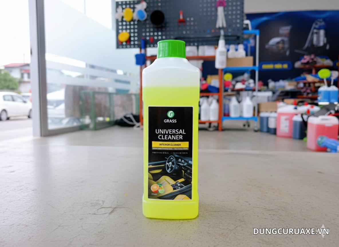 Grass Universal Cleaner là dung dịch vệ sinh nội thất ô tô đa năng