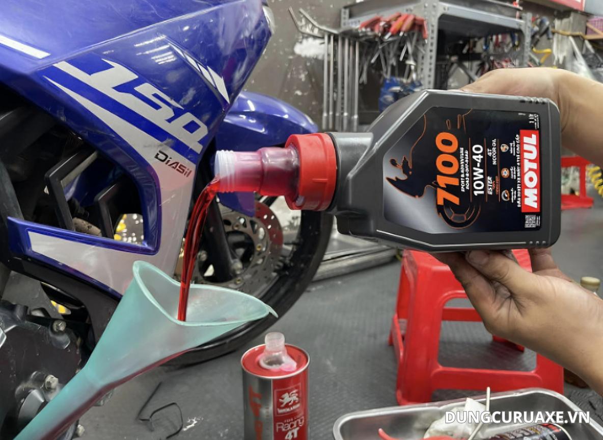 Cần thay nhớt sau giai đoạn đầu roda