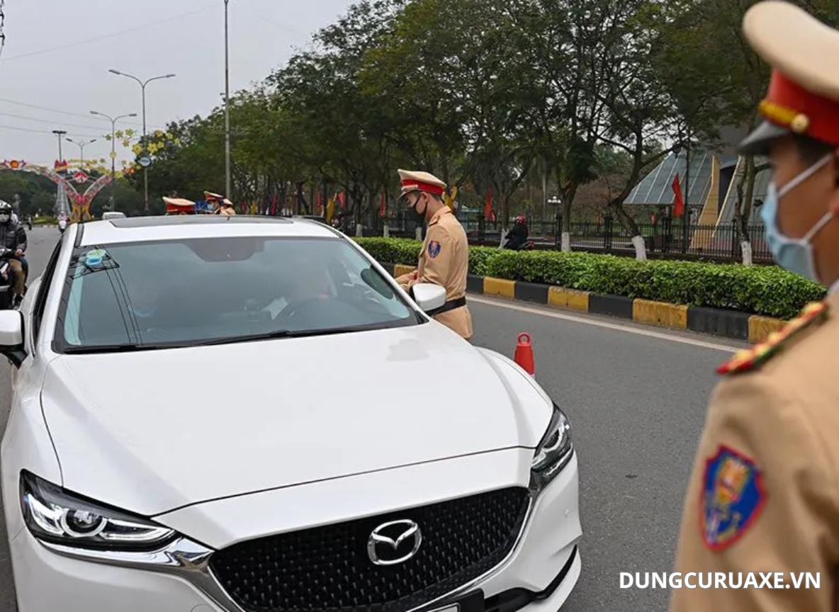 Không xi nhan khi chuyển làn gây ra tai nạn có thể truy cứu trách nhiệm hình sự