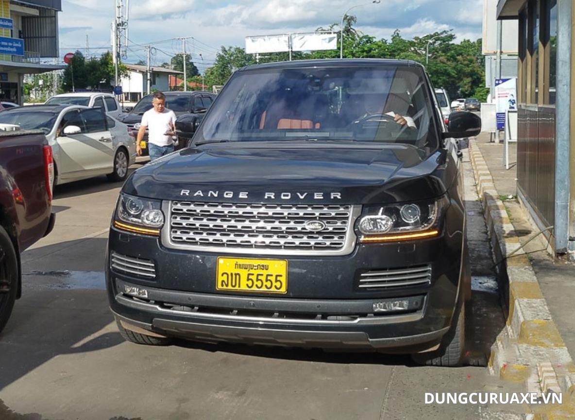 Nếu muốn nhập khẩu xe từ Lào về Việt Nam cần làm thủ tục và đóng thuế đầy đủ