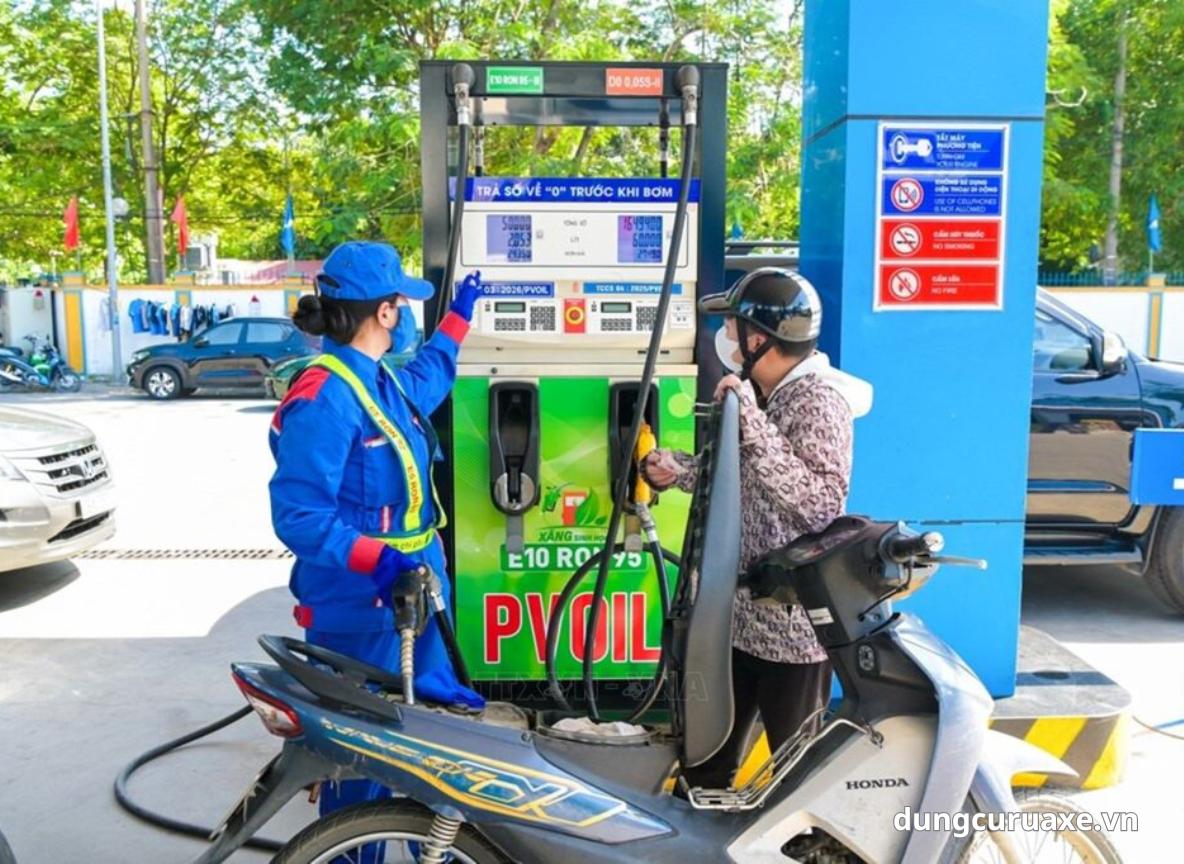 Đổ Xăng E10 Khi Xe Còn Xăng 95 Có Ảnh Hưởng Động Cơ Không?