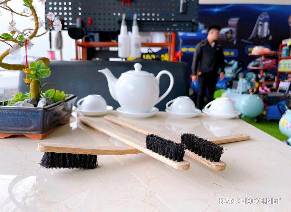 Những Lợi Ích Khi Trang Bị Bàn Chải Vệ Sinh Xe Đa Năng Tại Nhà