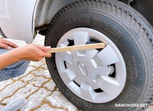 Những Lợi Ích Khi Trang Bị Bàn Chải Vệ Sinh Xe Đa Năng Tại Nhà